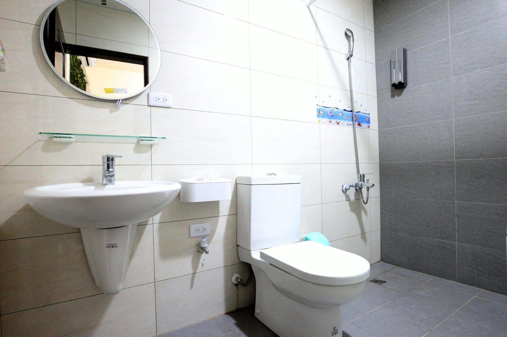 สลีปปิ้ง แบ็ก บอร์ แบคแพคเกอร์ Hostel Taitung ภายนอก รูปภาพ